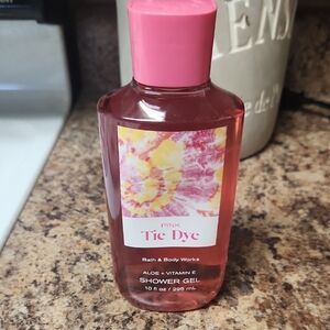 Bath & Body Works Pink Tie Dye Shower Gel
